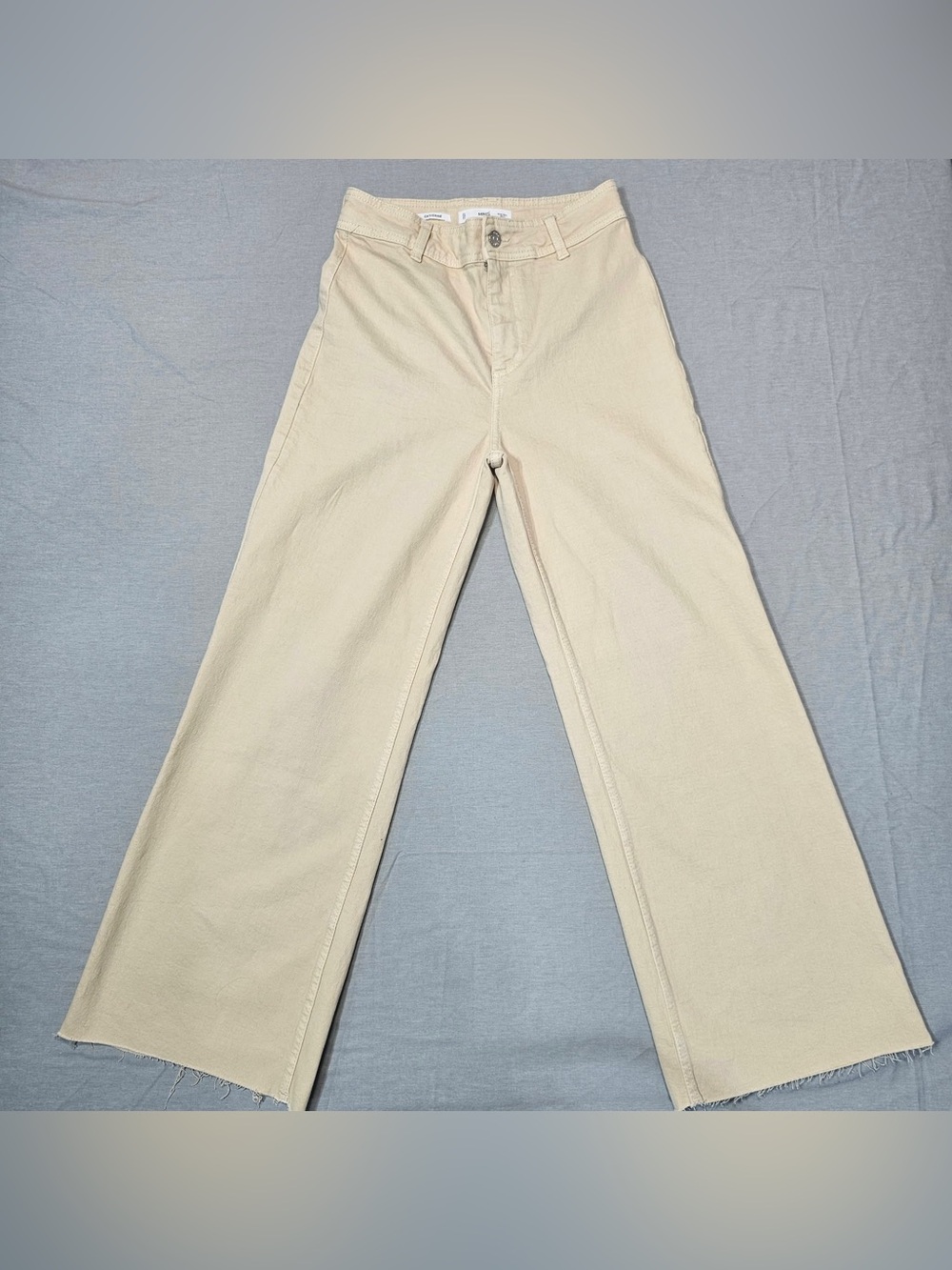#425 MNG Mango Catherine Cream Wide-Leg Jeans Size 4 – Raw Hem High Rise